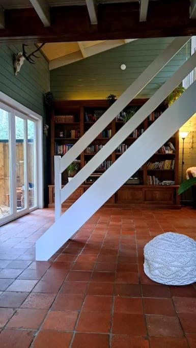 Comfortable Chalet In A Unique Location In Forest Essen 外观 照片