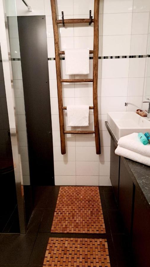 Comfortable Chalet In A Unique Location In Forest Essen 外观 照片